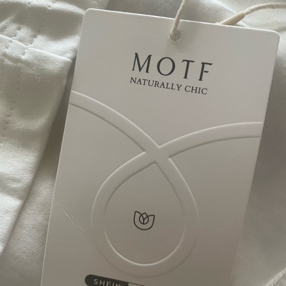 Motf Shein White Cotton Top with Beading and Faux Pearls  Size S NWT - Picture 6 of 7